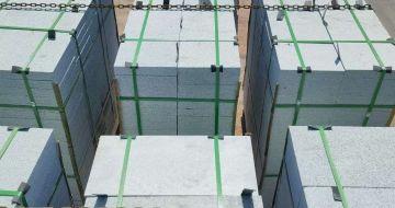 汉中 芝麻白花岗岩5公分地铺石 花岗岩厂家工厂装车日常