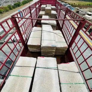 汉中 黄金麻花岗岩荔枝面，光面毛板装车完成