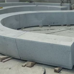 汉中 芝麻白花岗岩光面弧形坐凳