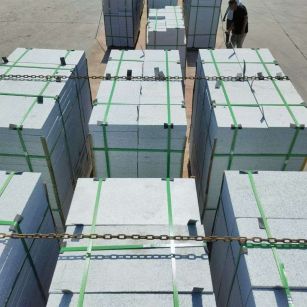 汉中 芝麻白花岗岩5公分地铺石 花岗岩厂家工厂装车日常