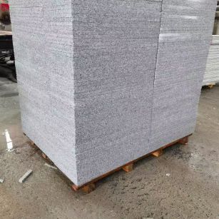 汉中 芝麻白火烧面1.8厚300*600地铺石，尺寸标准，厚薄均匀