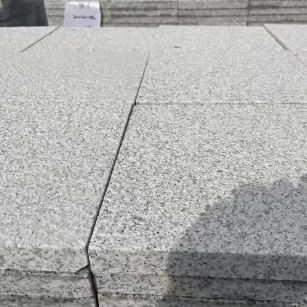 汉中 白麻花岗岩石材推荐 荔枝面地铺石