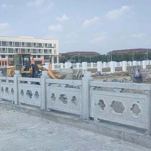 汉中 白麻花岗岩荔枝面河道栏杆