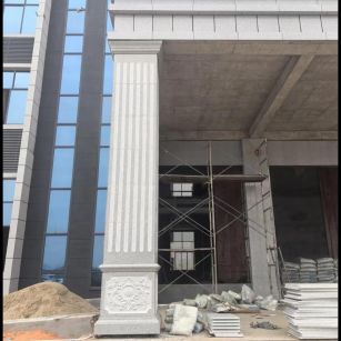 汉中 芝麻白光面花岗岩门楼大柱（罗马柱）配雕花底座