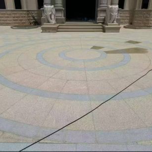 汉中 黄金麻芝麻灰花岗岩石材地铺拼接效果