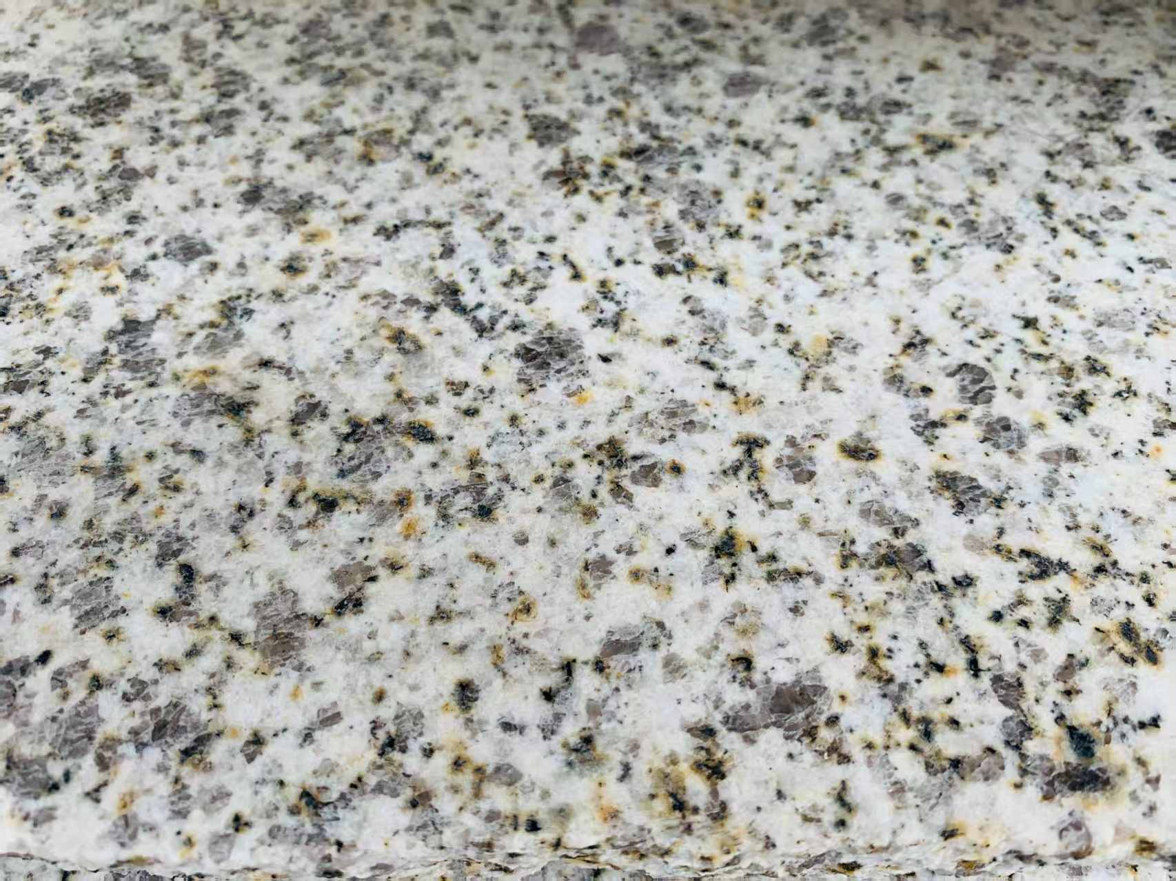 汉中 黄金麻花岗岩石材浅黄光面