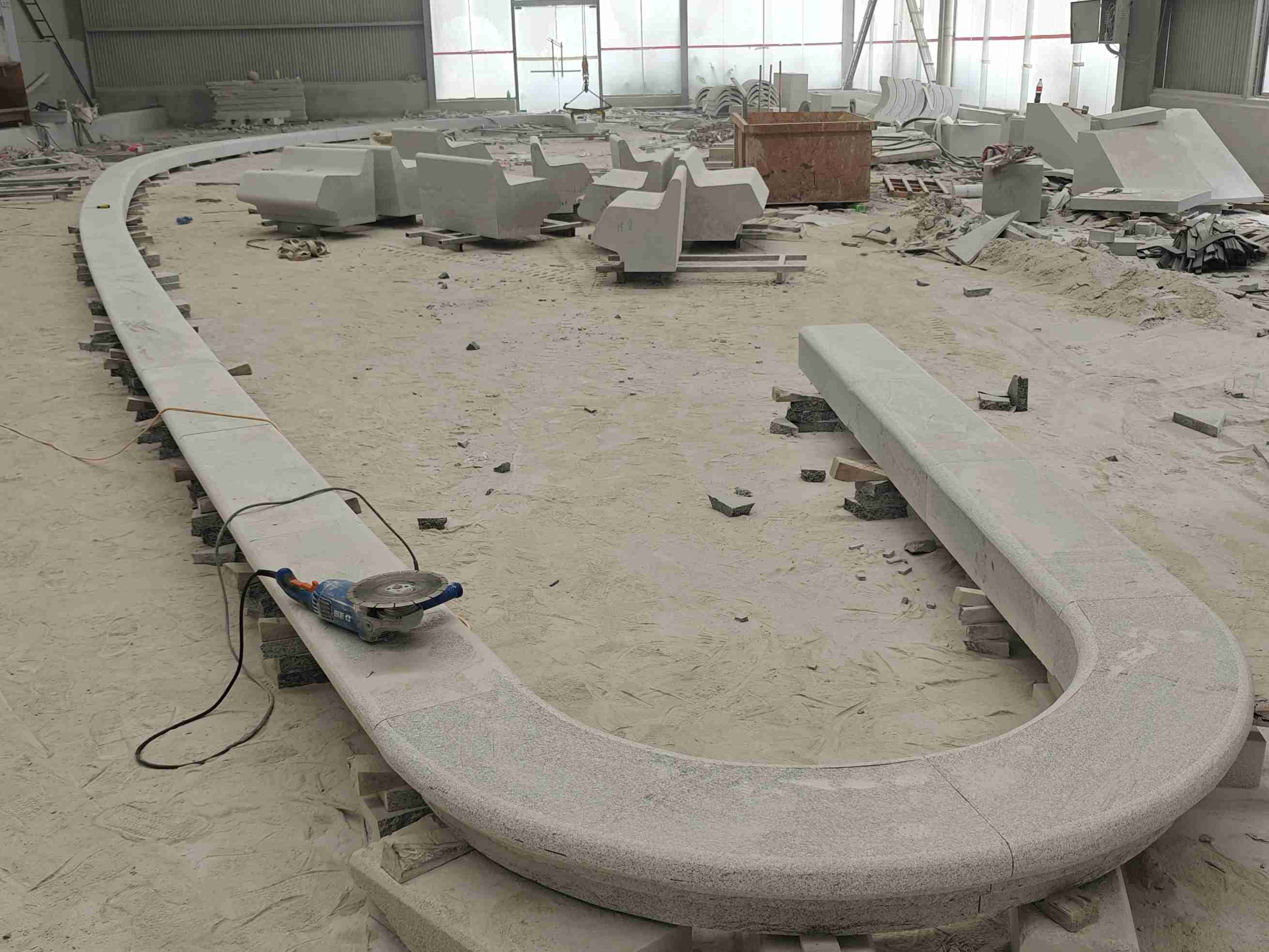 汉中 芝麻白花岗岩弧形花坛石，坐凳石