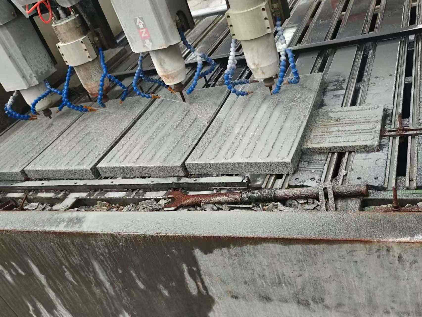 汉中 芝麻白花岗岩荔枝面盲道雕刻