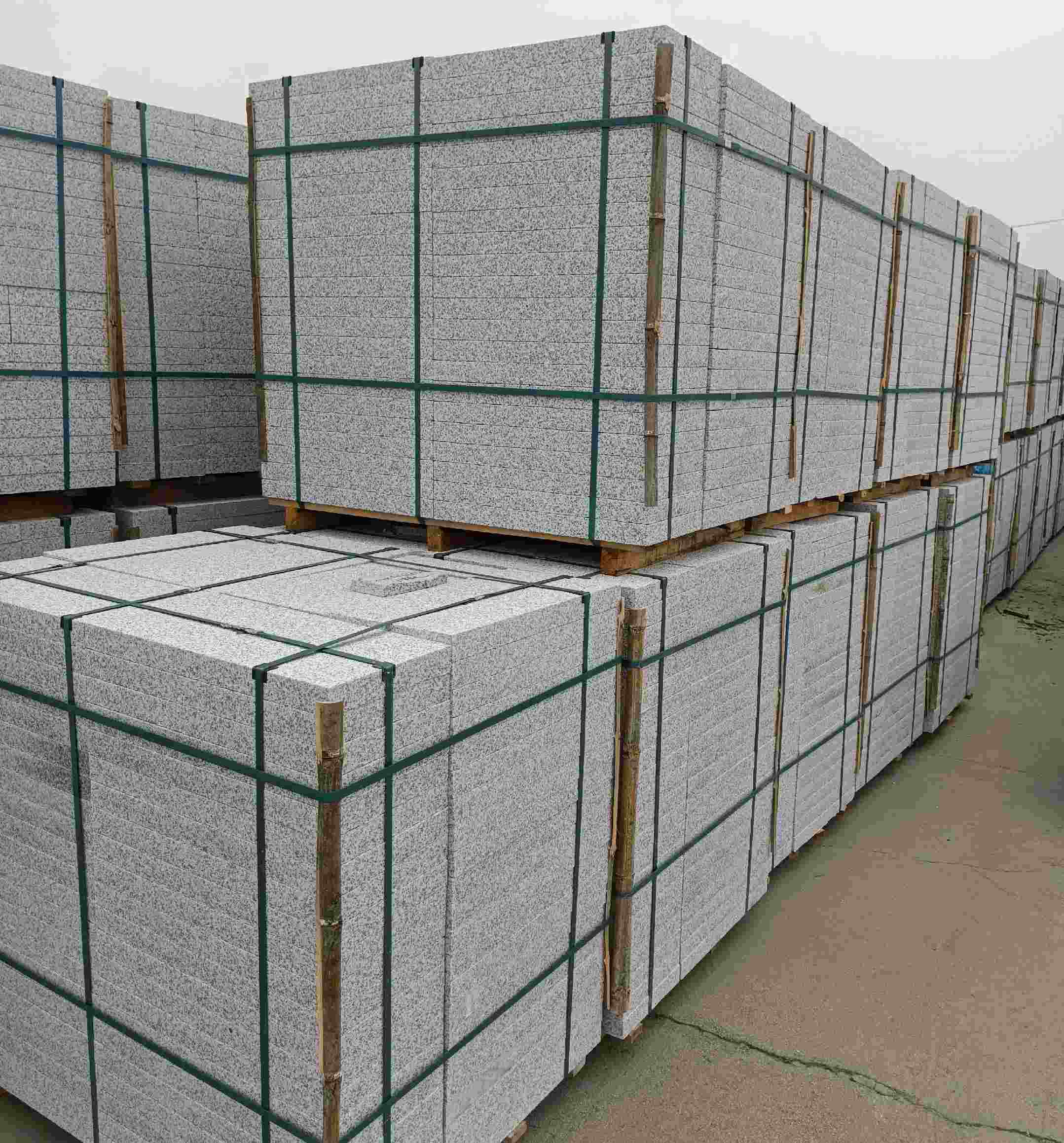 汉中 白麻花岗岩石材荔枝面地铺石（300*600*50）