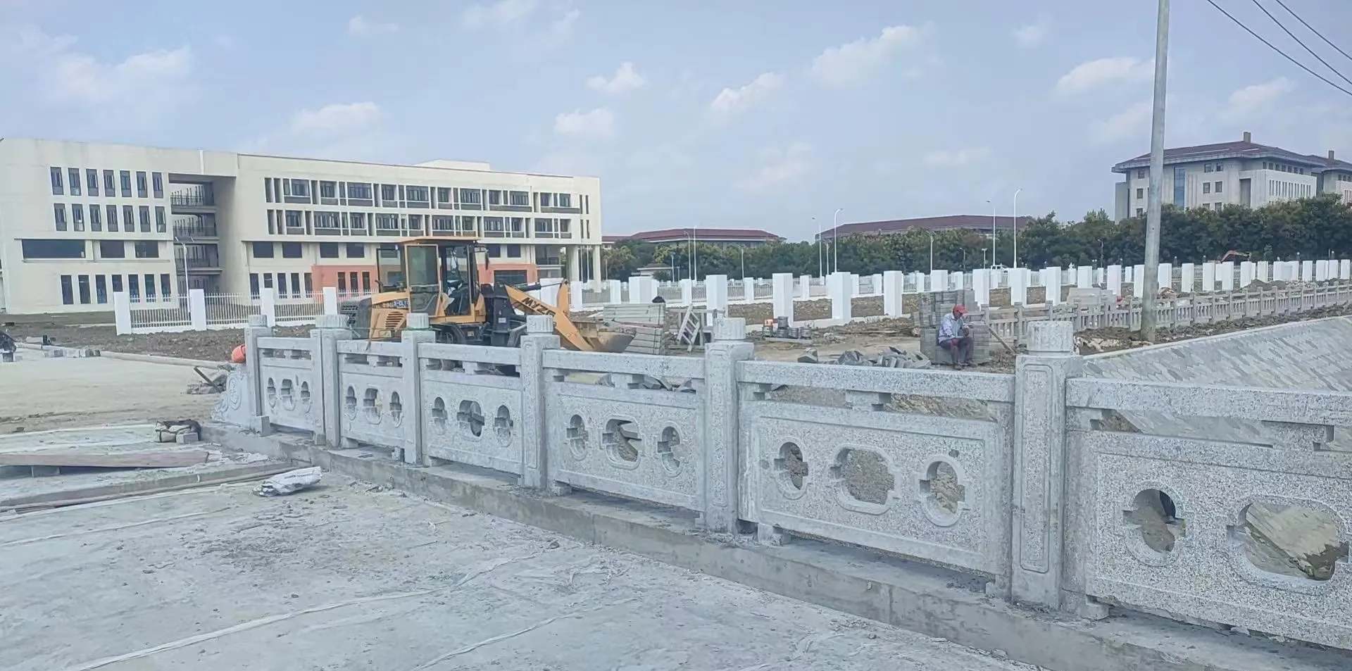 汉中 白麻花岗岩荔枝面河道栏杆