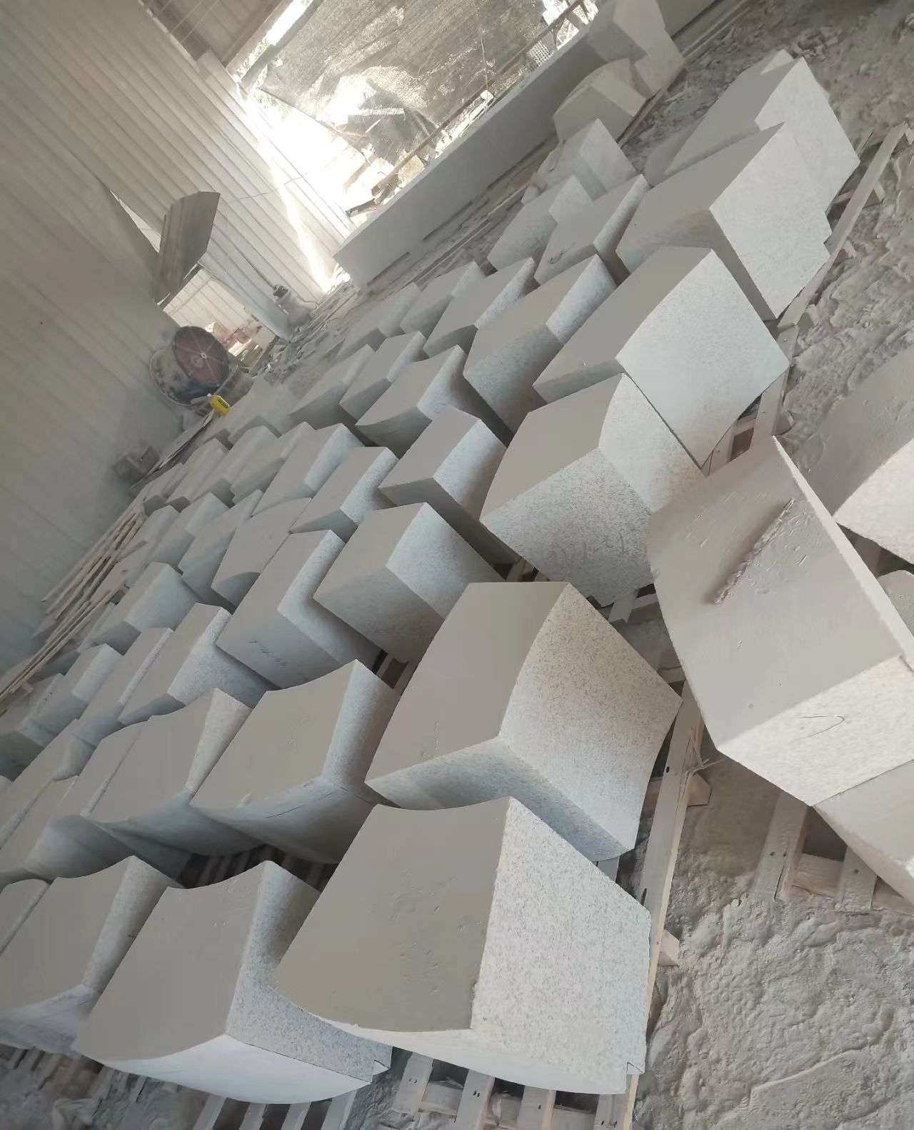 汉中 白麻花岗岩异形坐凳