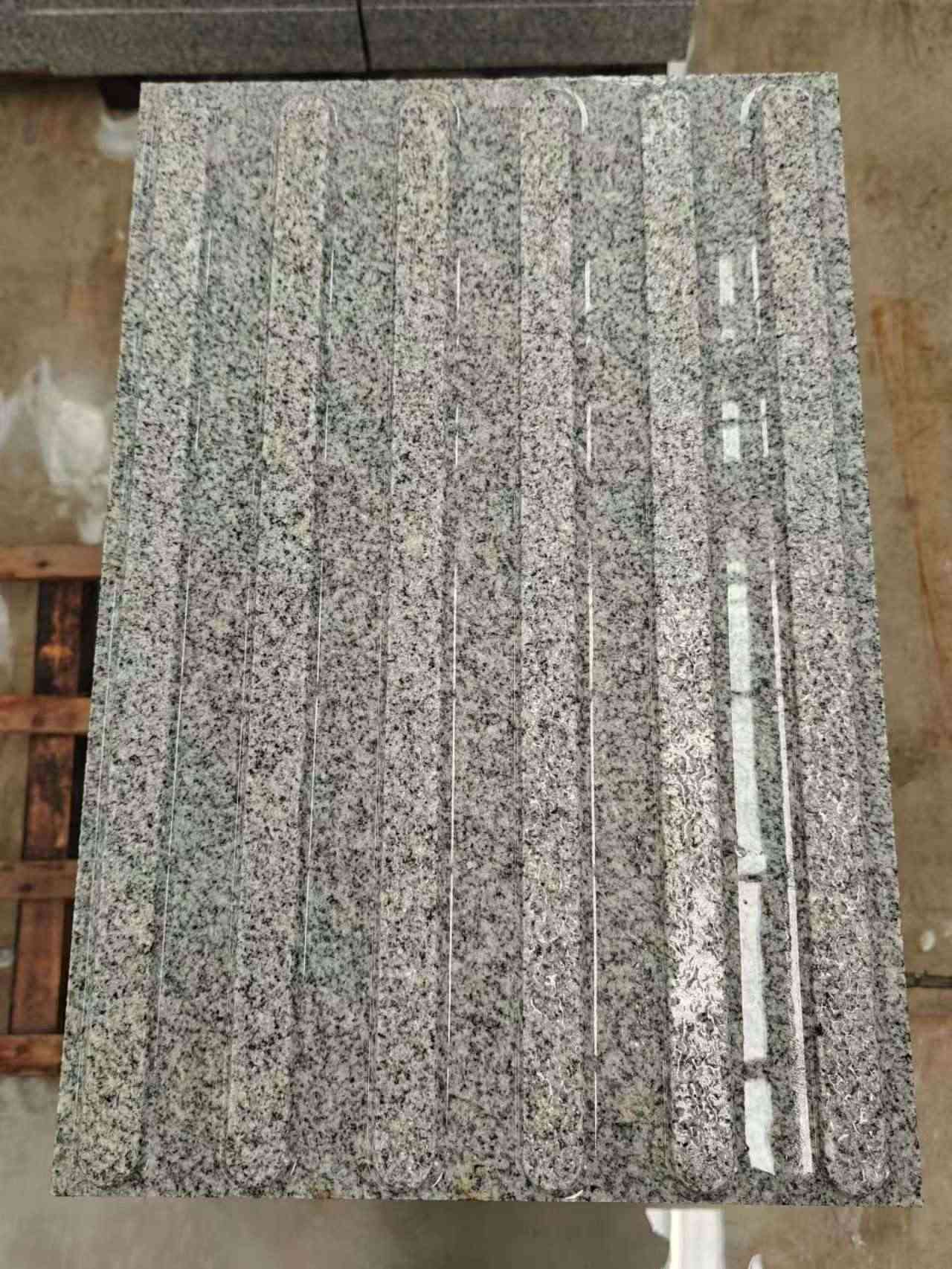 汉中 芝麻白花岗岩荔枝面雕刻盲道，盲条