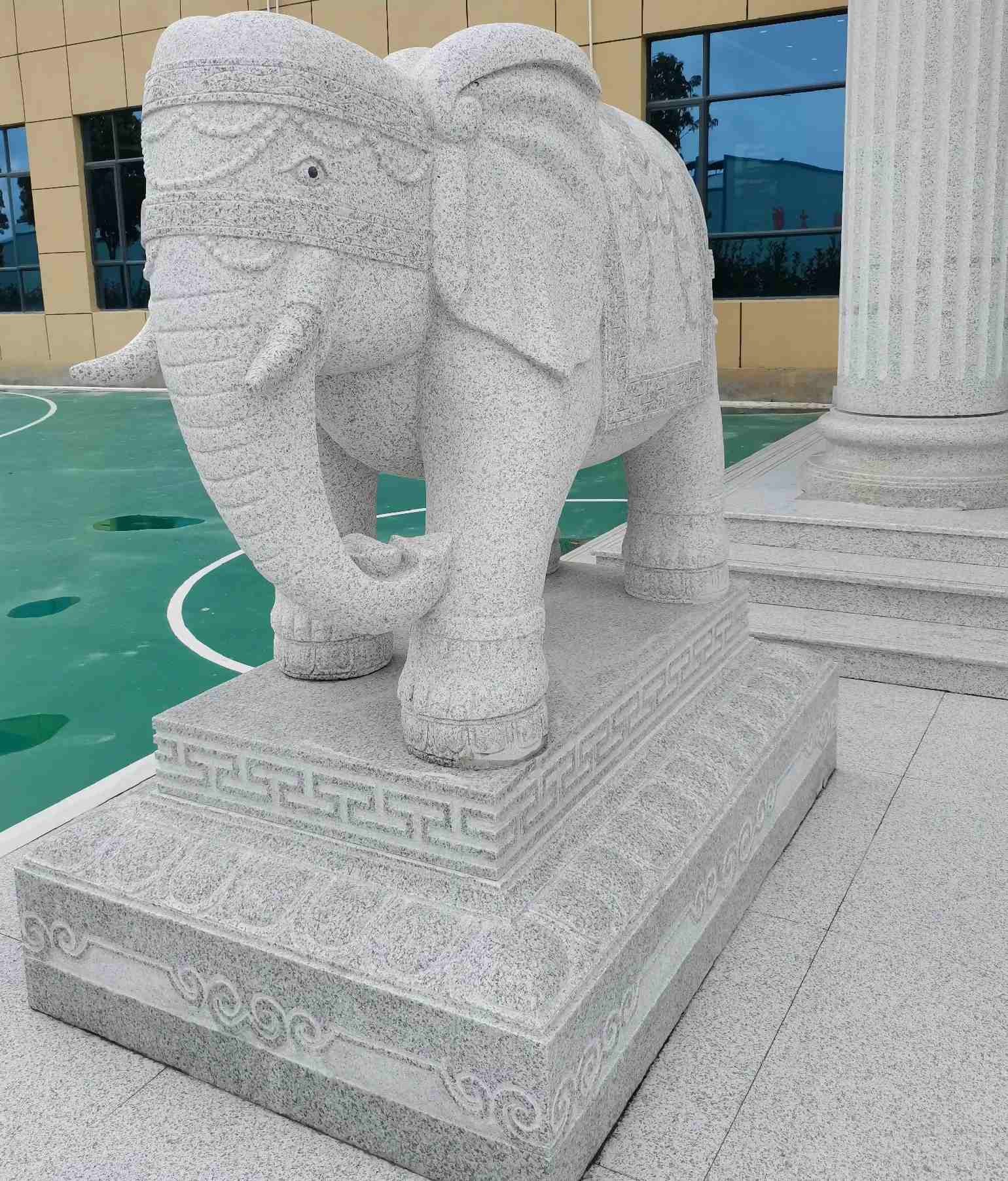 汉中 白麻花岗岩动物异形石雕-大象