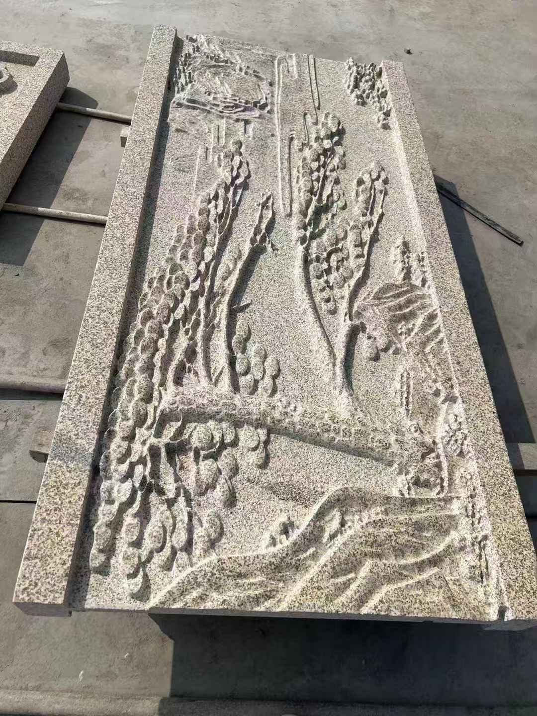 汉中 黄金麻雕刻板浮雕迎客松