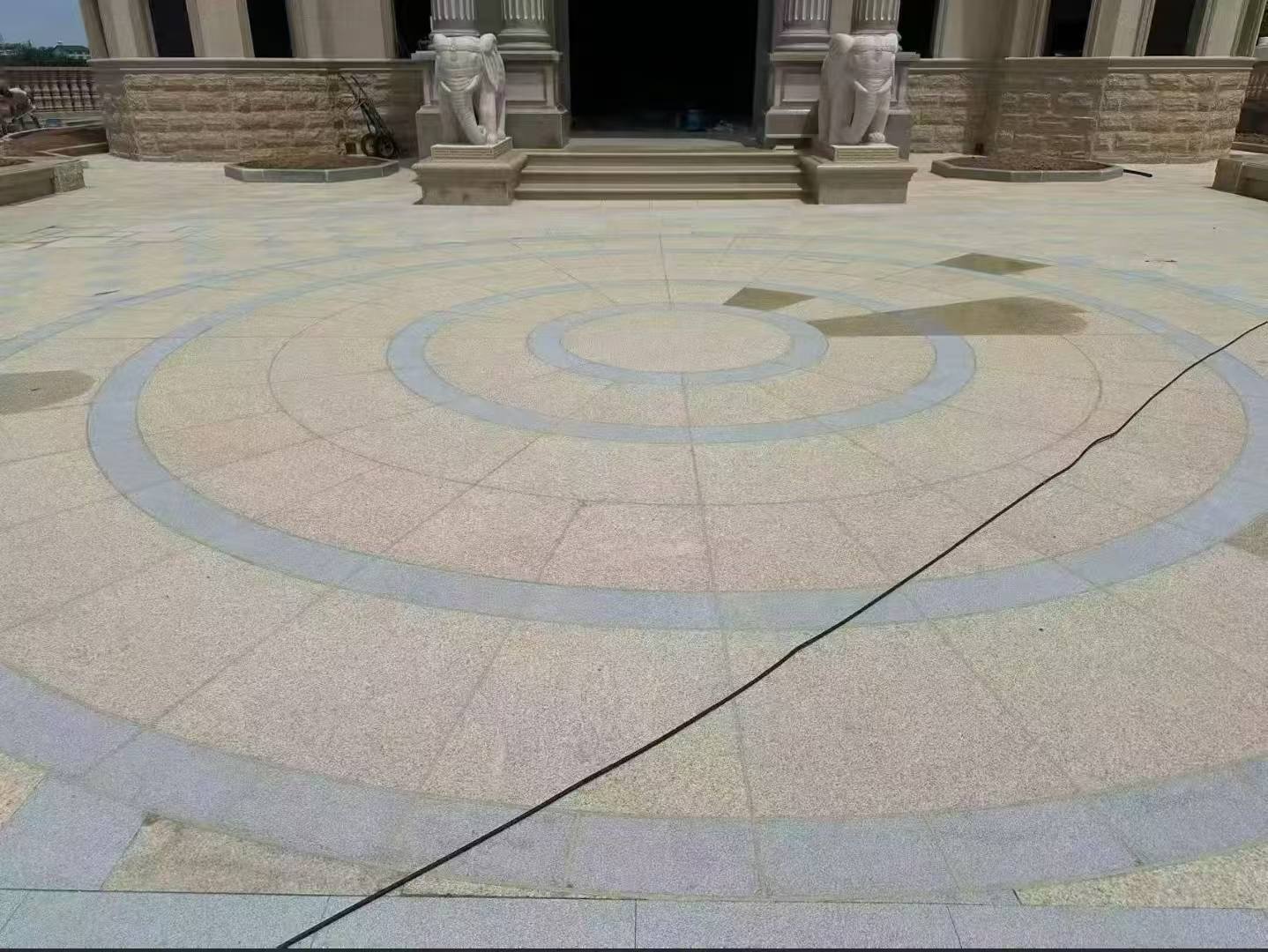 汉中 黄金麻芝麻灰花岗岩石材地铺拼接效果