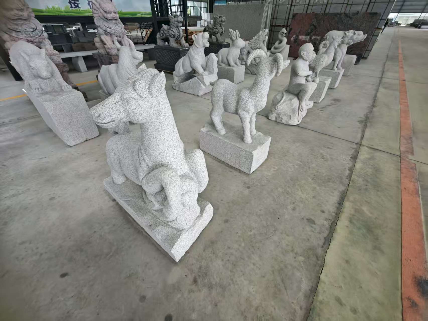 汉中 芝麻白花岗岩造型立体雕刻——十二生肖