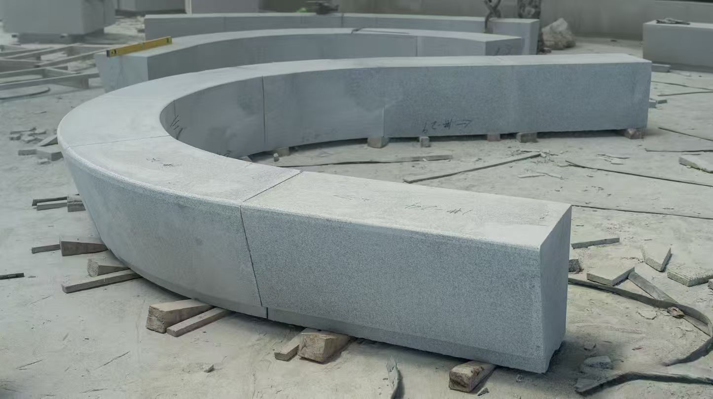 汉中 芝麻白花岗岩光面弧形坐凳