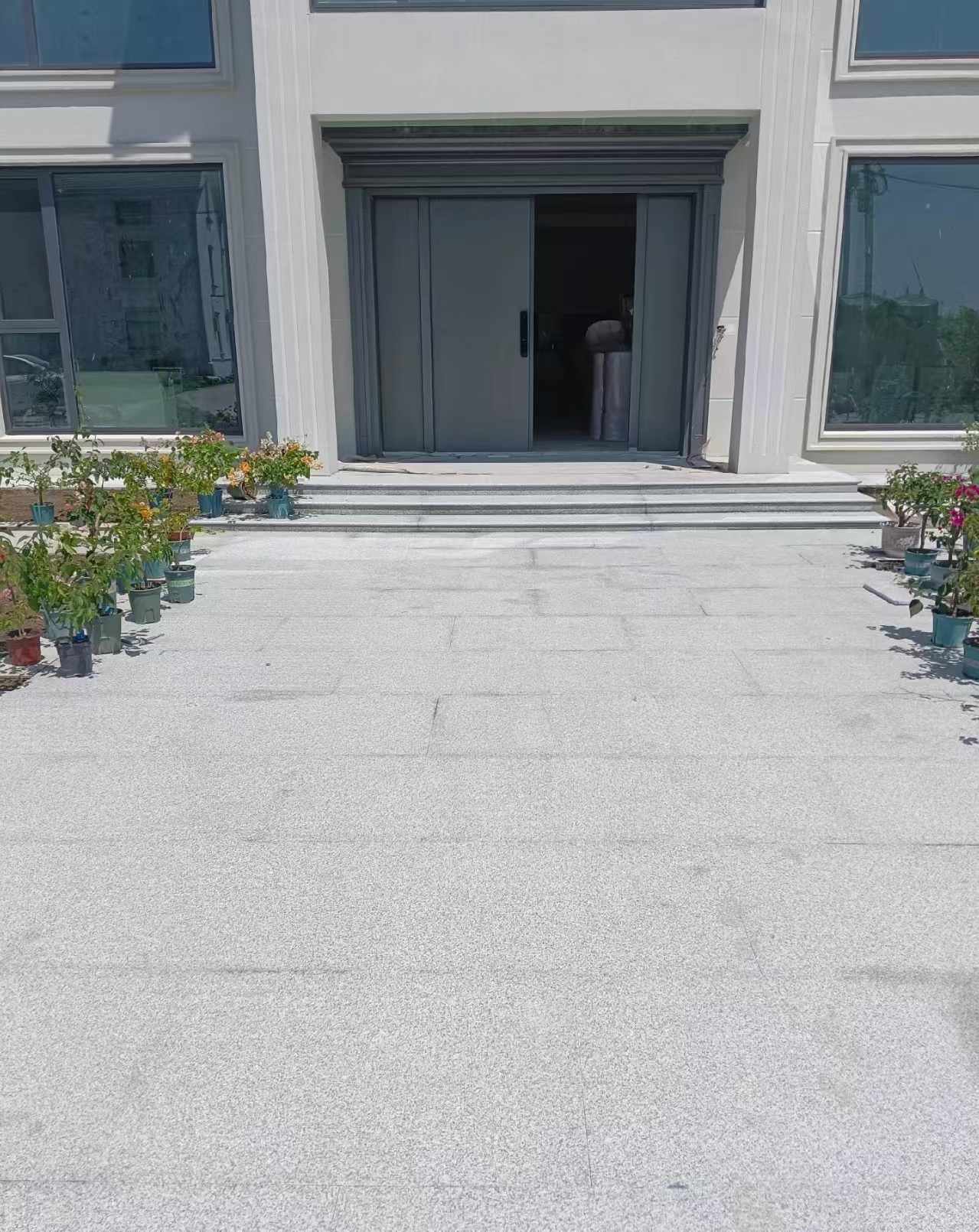 汉中 芝麻白花岗岩地铺石地面铺装