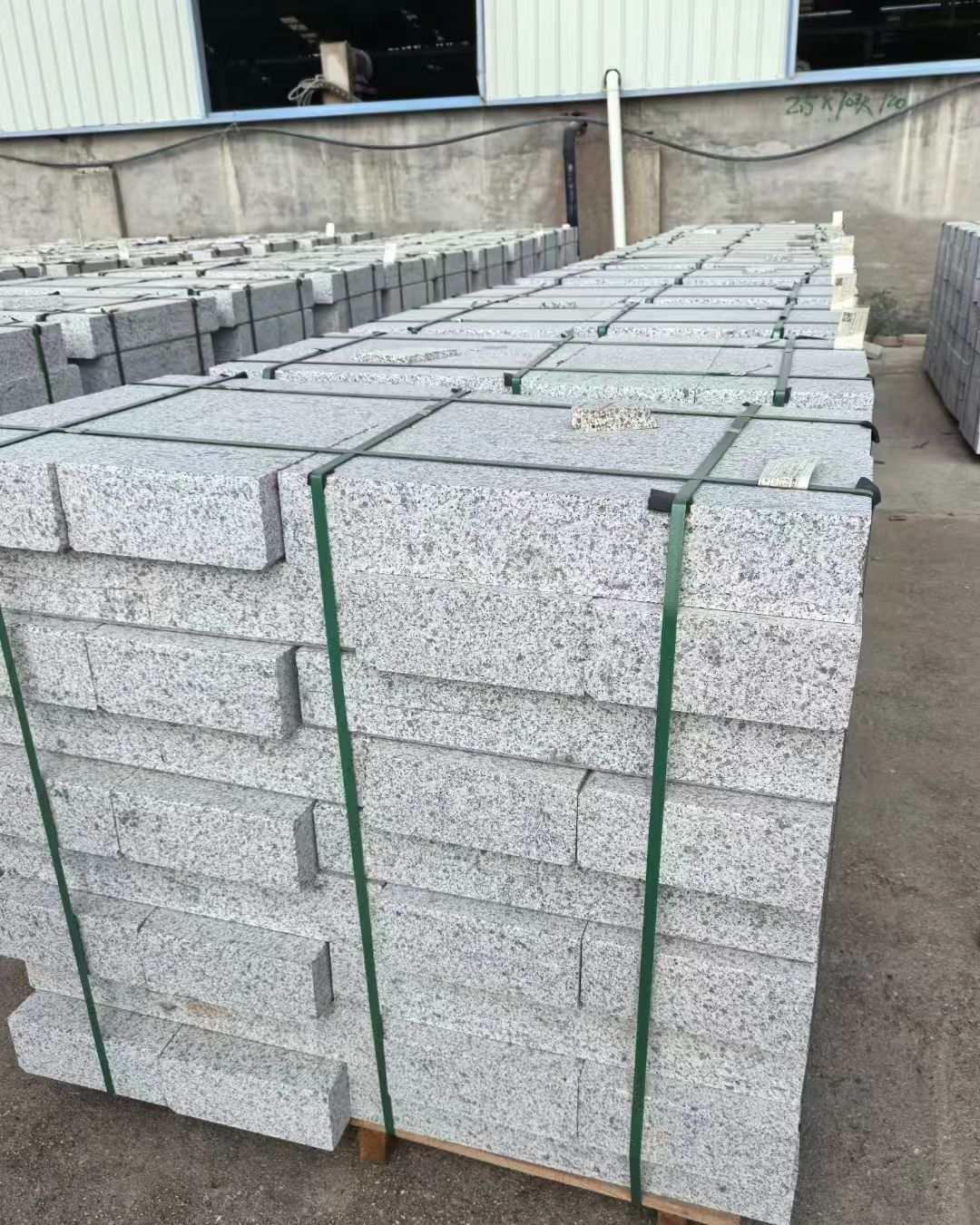 汉中 白麻花岗岩路沿石，弧形路沿石，道牙石，马路牙子，界石，路缘石，平沿石，直岩石，平缘石等