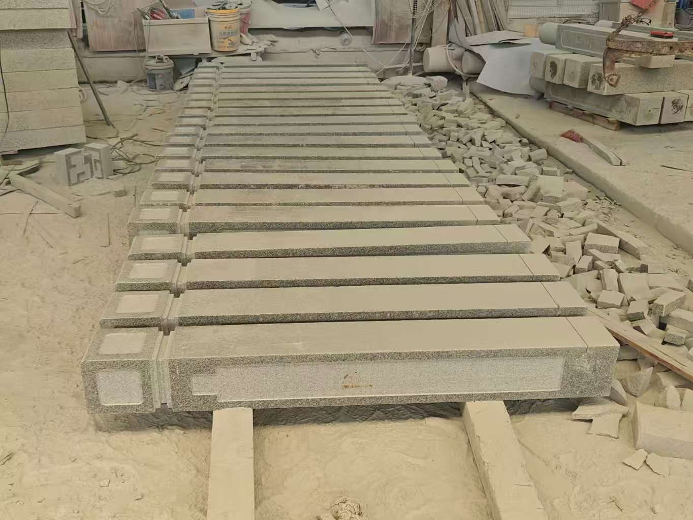 汉中 芝麻白异形加工雕刻-栏杆大柱，方柱