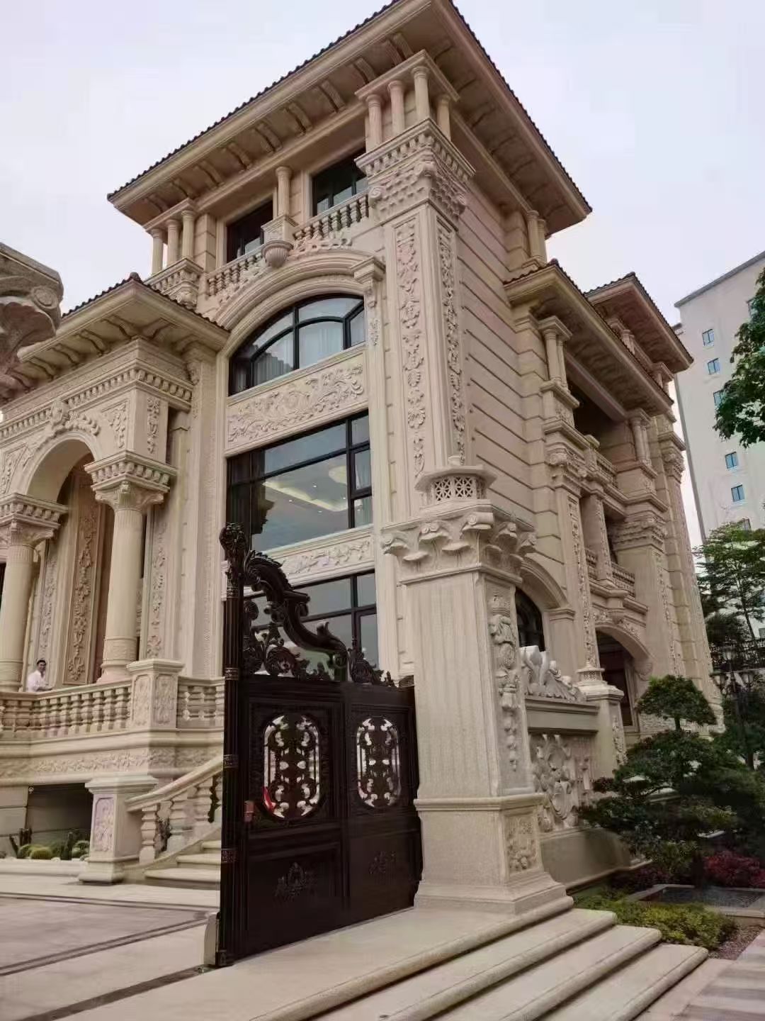 汉中 黄金麻花岗岩别墅外墙干挂效果展示