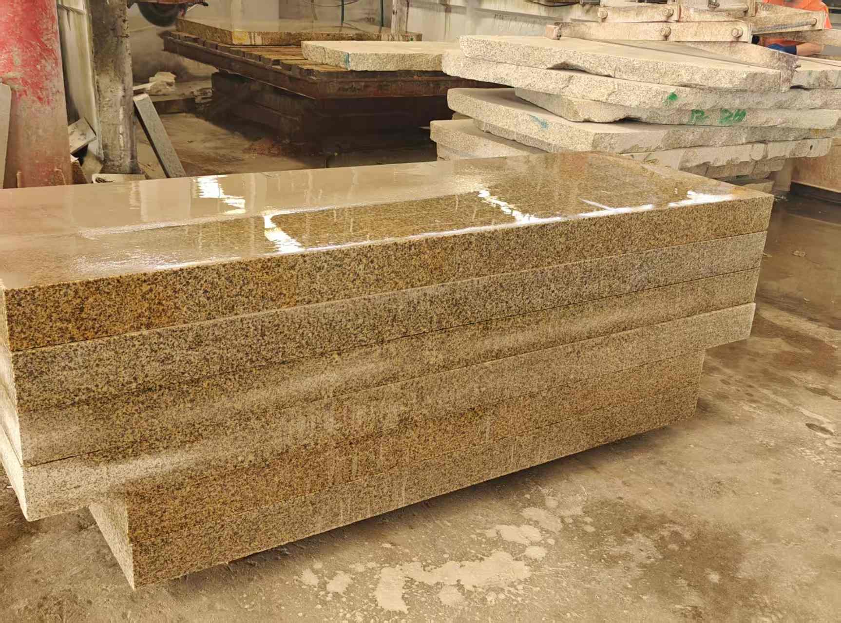 汉中 黄金麻栏杆料半成品加工中